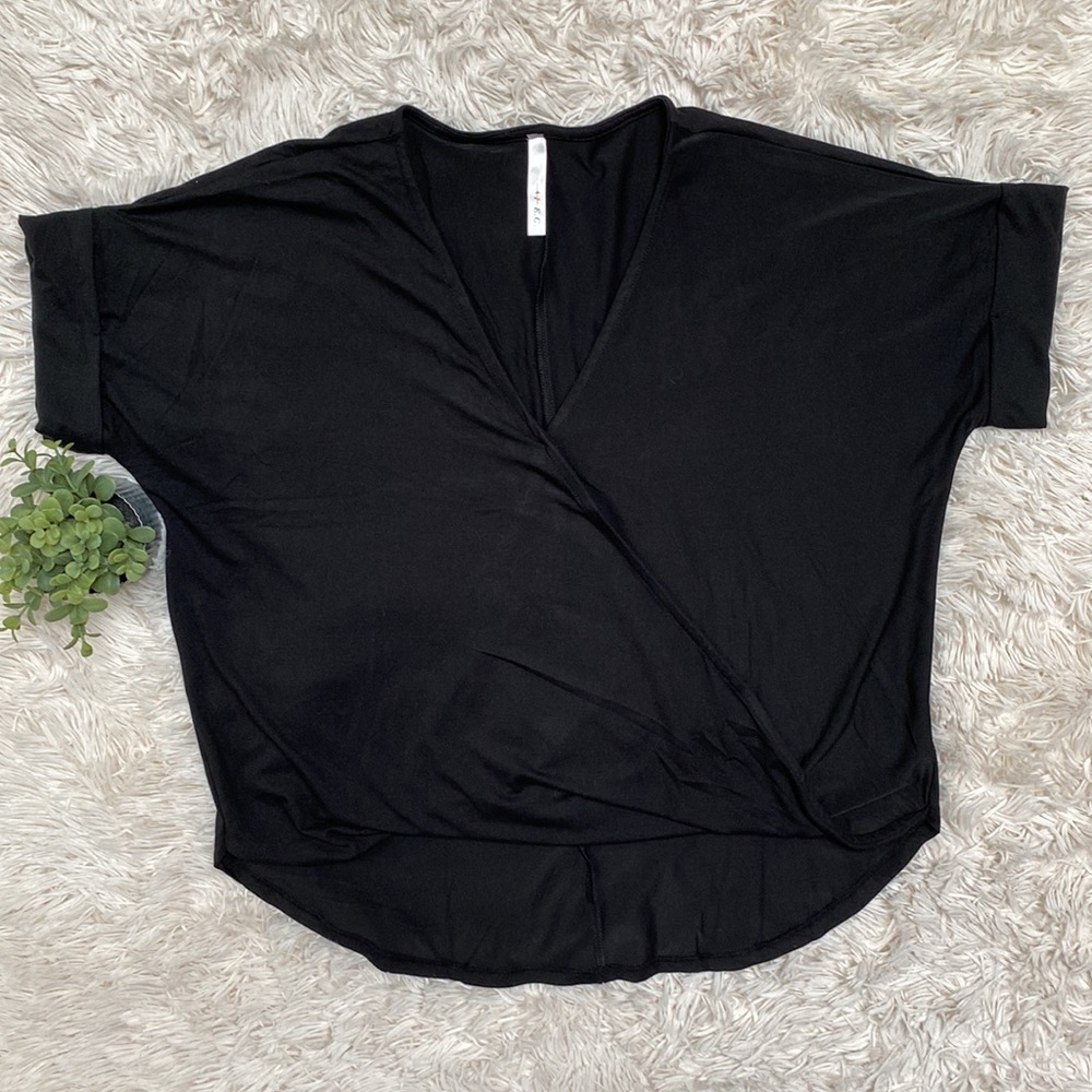 E.C. Front Wrap Top 💗 Black - Picture 3 of 11
